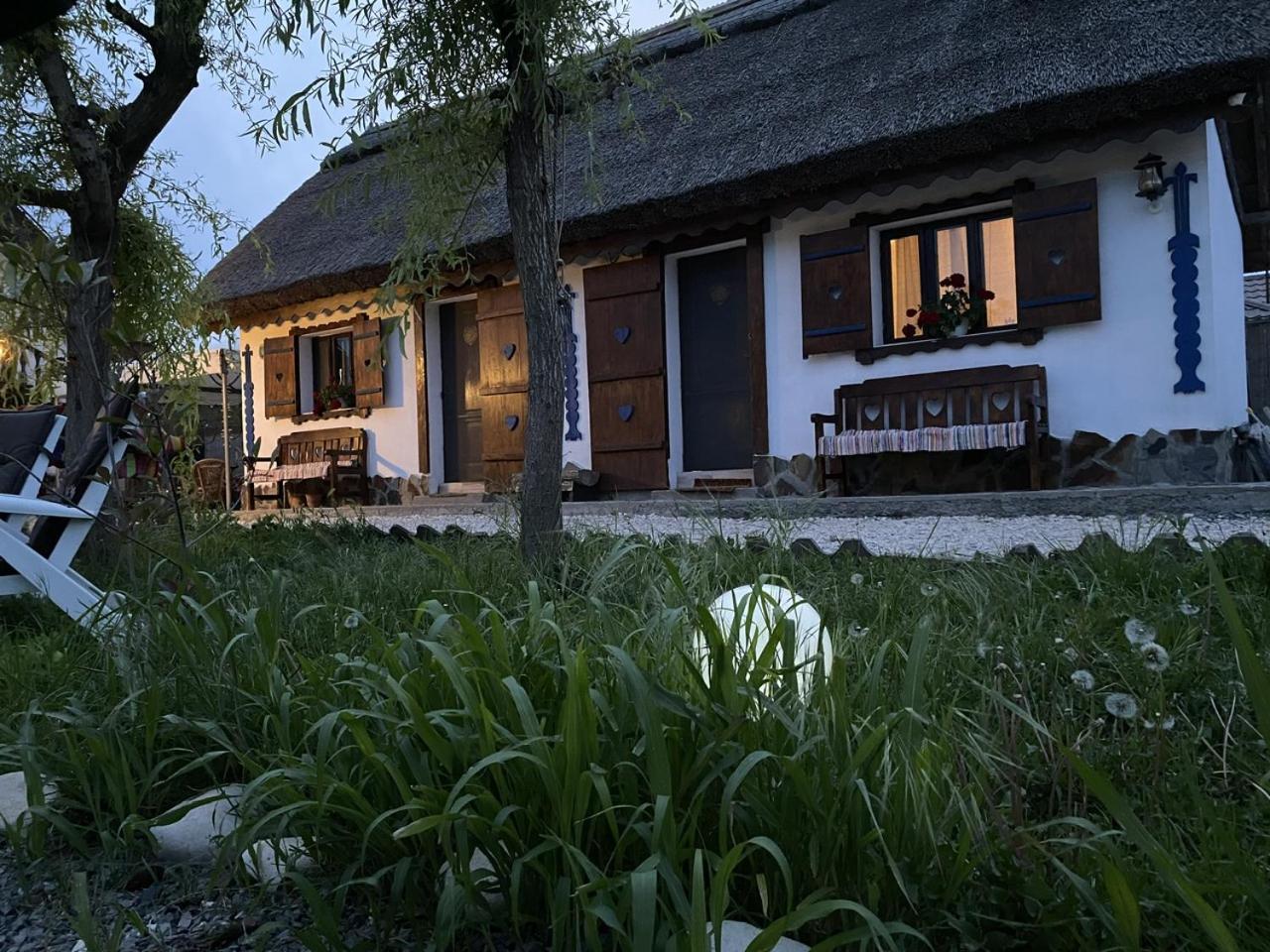 Hotel Casa Soarelui Murighiol Exterior foto